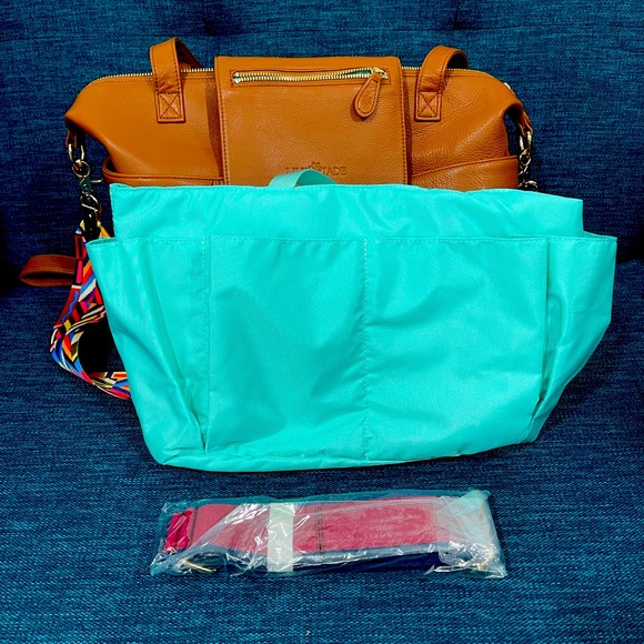 Lily Jade Diaper bag/backpack w/2 Lily Jade Straps and diaper bag insert - Picture 3 of 3